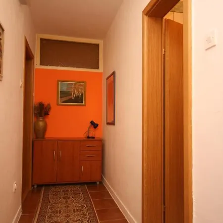 Apartment With Parking Space - 6636 *